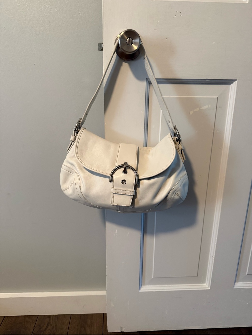Pristine Vintage White Leather Flap Shoulder Bag (9248)